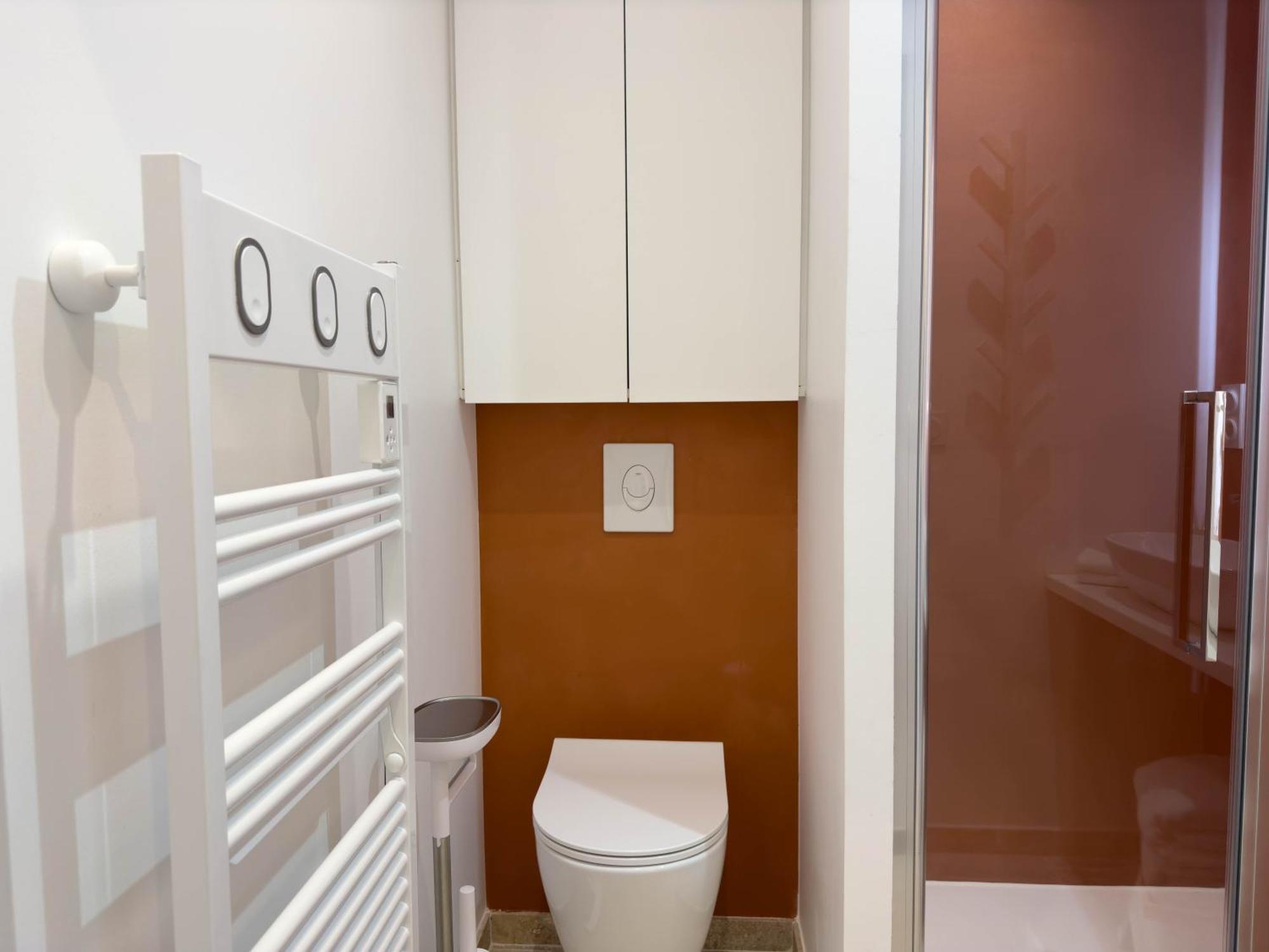 Les Suites Du 13 Айга-Мортас Екстериор снимка